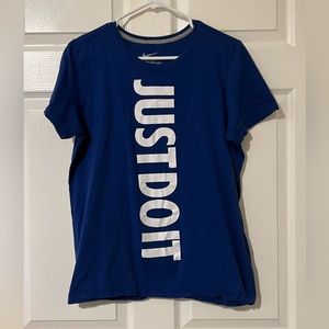 Women’s XL Nike tee
